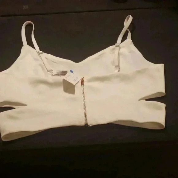 White tank top - Picture 2 of 3